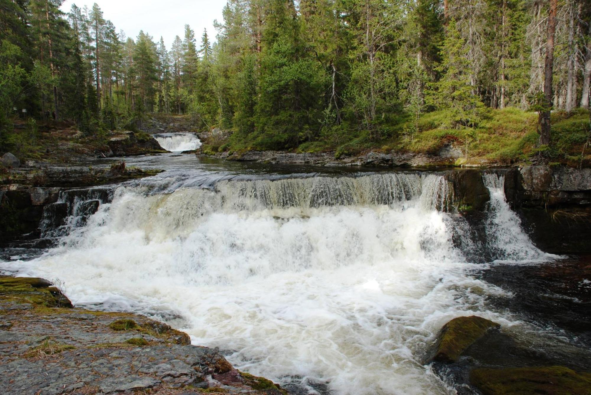 Hytte Anno 1721 Uten Internett, Strom, Vann - Men Med Rodmalt Utedo Ljørdal Dış mekan fotoğraf